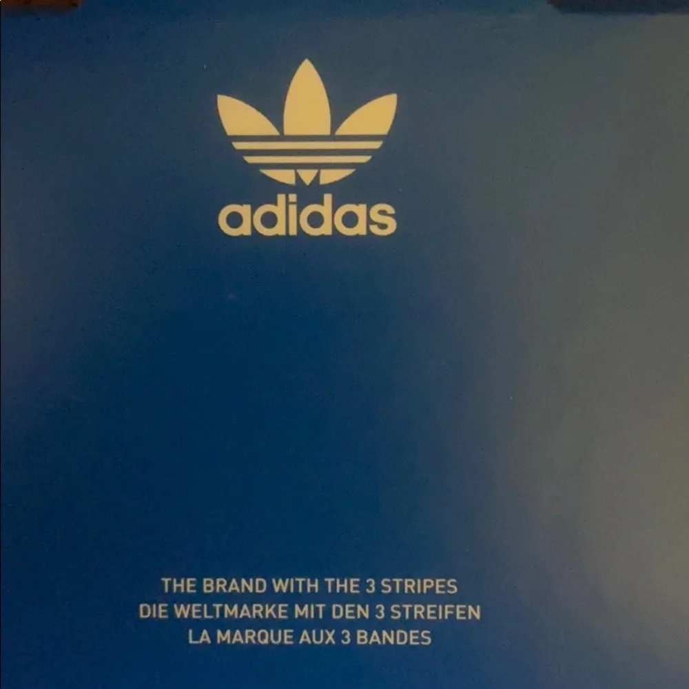 NWT Adidas unisex floral booklet case for 6/6s/7/8